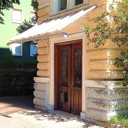 3-Zimmer-Appartement In Privatvilla, Meran Zentrum, Kostenloser Parkplatz Mit Gaestekarte 外观 照片